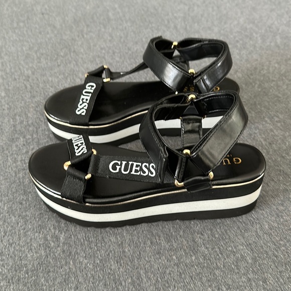 GUESS Women’s Avon Platform Strap-on Wedge Sandals. Black/White. Size 6. - Picture 2 of 8